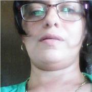 Docente de informática con experiencia en brindar apoyo académico a niños y adultos